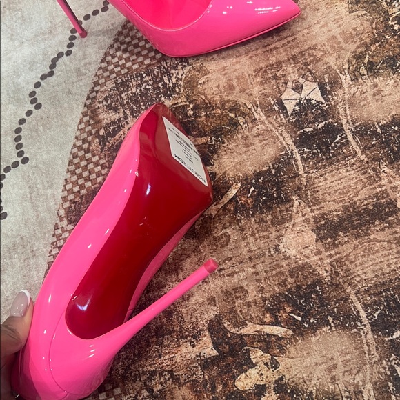 Christian Louboutin Hot Pink Heels - So Kates - Picture 2 of 2